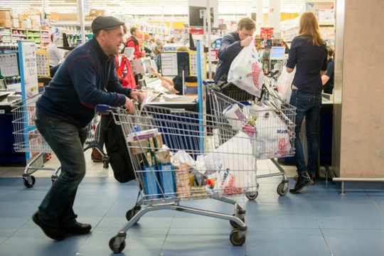 Parduotuvių darbo laikas per Velykas: kur durys bus uždarytos 