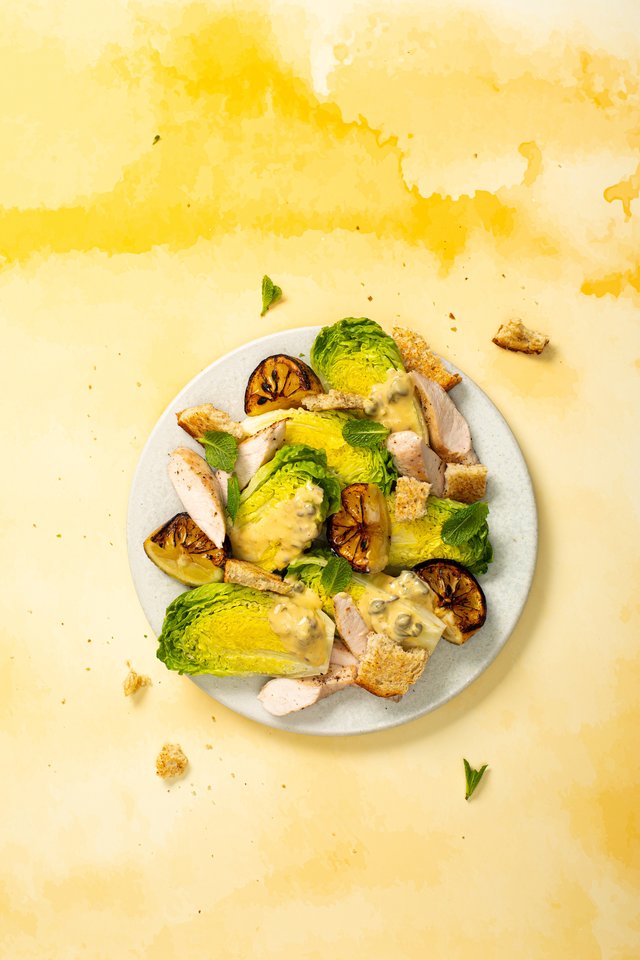 Jei po švenčių liko keli kiaušiniai, A. Ivanauskas siūlo pasigaminti kreminį „Cezario“ salotų padažą.