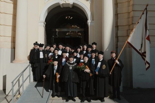 Profesoriams P. Repšiui ir M. Ferrariui suteikti VU garbės daktaro vardai