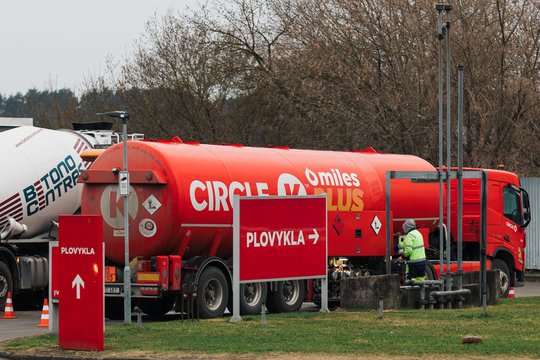 Degalų kainų antirekordas: Lietuvoje dyzelinas brangiausias regione