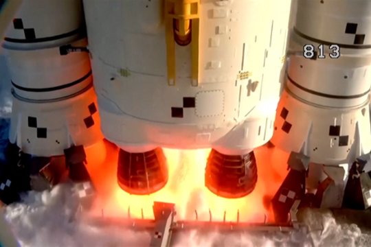 Istorinė akimirka: pirmą kartą per pusę amžiaus astronautai išskrido link Mėnulio