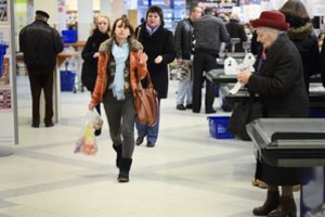 Žadėję atsisakyti populiarios prekės – tyliai grąžino į lentynas: viešina taip pasielgusius verslus