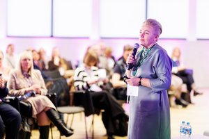 Ekspertė atsakė, kokia turi būti mokytojo kuprinė: mažiau daiktų, daugiau išmanių sprendimų