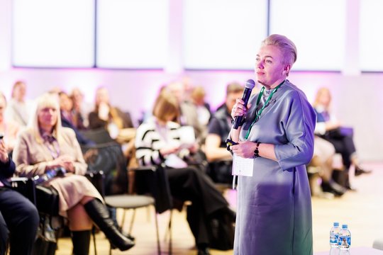 Ekspertė atsakė, kokia turi būti mokytojo kuprinė: mažiau daiktų, daugiau išmanių sprendimų