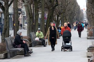 Daugiau nei 60 tūkst. žmonių jau atsiėmė pensijai kauptus pinigus: ką privalu žinoti toliau kaupiantiems