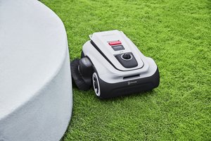 Naujos serijos vejos robotai: prasideda visiškai automatizuotos vejos priežiūros era