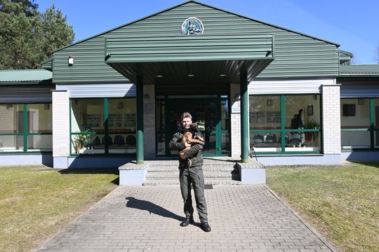 Lietuvos pasieniečių gretas papildė naujas pareigūnas – keturkojis Eidan