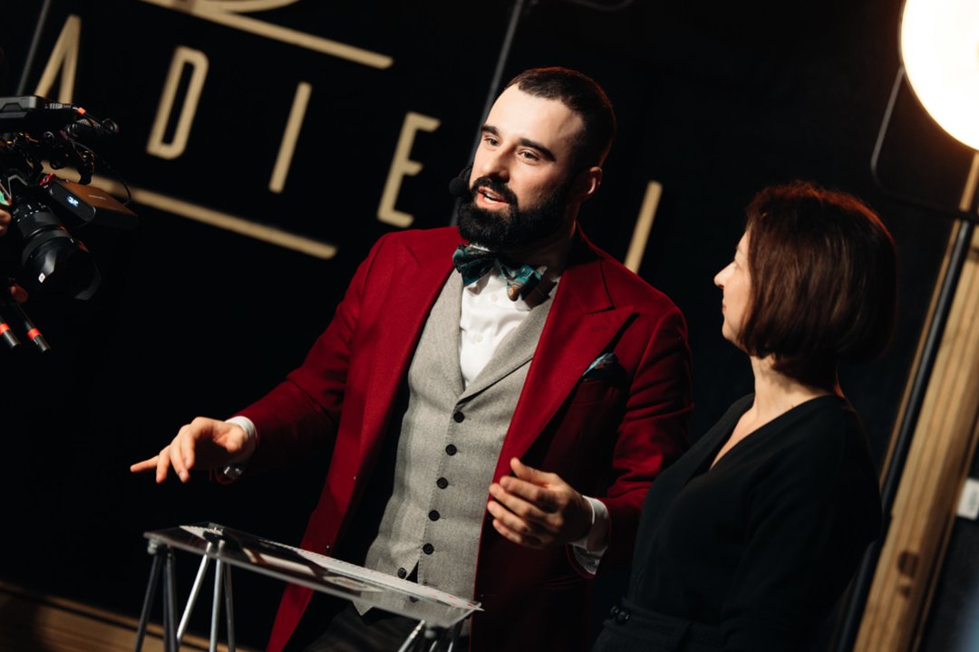 Į iliuzionisto A. Lavrentjevo gimtadienį besirenkantys svečiai manė, jog tai pokštas: šou pabaigoje laukė netikėta naujiena