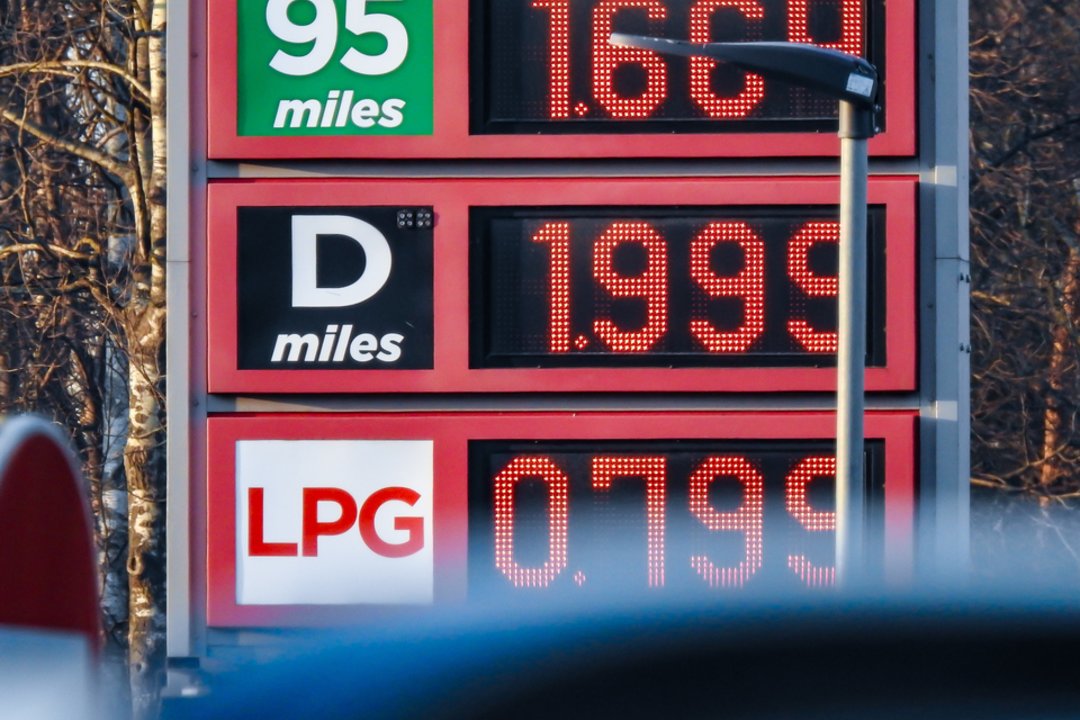 LEA: degalų didmeninės kainos Lietuvoje sumažėjo