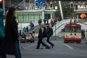 Lietuviams tektų pratintis prie naujos realybės: Irano konfliktas gali pakeisti kiekvieno kasdienybę