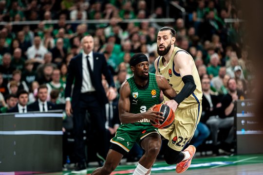 Galingas „Žalgirio“ uraganas Eurolygoje neatslūgsta – parklupdę „Barcelona“ iškovojo ketvirtą pergalę iš eilės