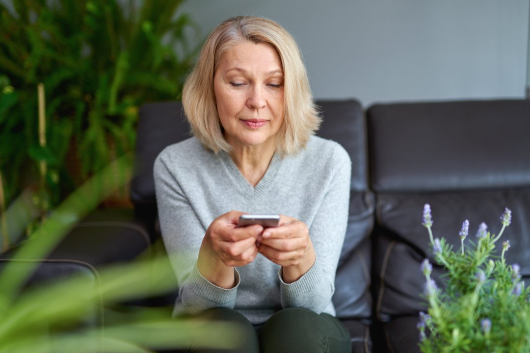 „Tik neišduokite vaikams“: ką senjorai slepia „Tinder“ programėlėje?