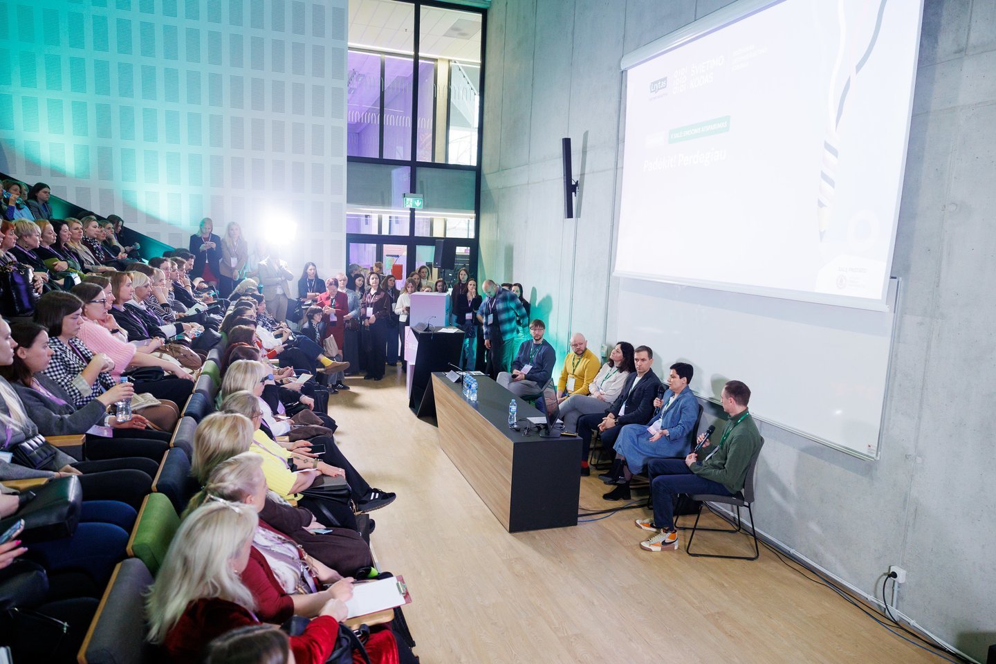 Lrytas švietimo forumas „Švietimo kodas“. diskusija „Padėkit! Perdegiau“.<br> T. Bauro nuotr.