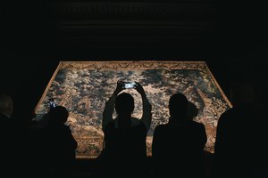 Kilmingi siūlai: kaip gobelenai Lietuvos valdovų reklamą audė