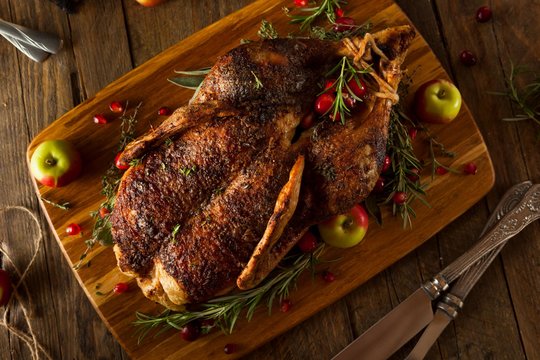 Patarimai, kaip iškepti sultingą ir traškią Pekino antį: prireiks ir plaukų džiovintuvo