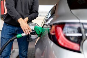 Prezidentūra: dalies kuro akcizo grąžinimą verslui svarstytume po to, kai apsaugotume vartotojus