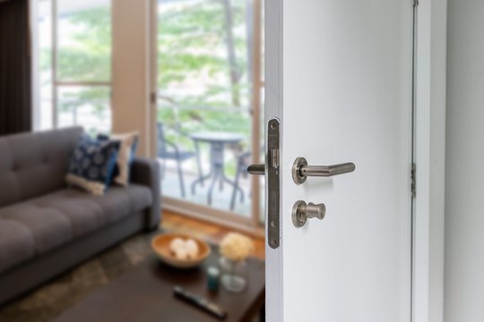 Per šventes išvykstate – pamirštos smulkmenos gali pridaryti rimtų bėdų