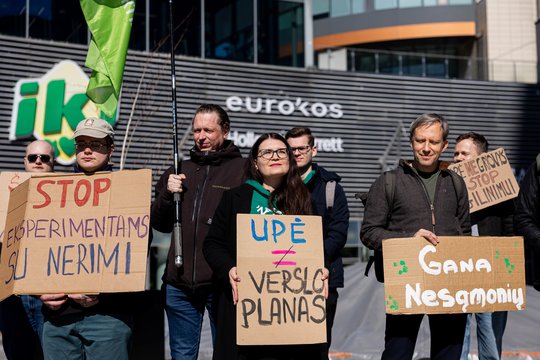 Protestas dėl Neries vagos gilinimo: dalyviai tai laiko akivaizdžiu žingsniu atgal ir įspėja dėl žalos