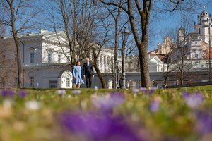 Prezidento G. Nausėdos ir ponios D. Nausėdienės sveikinimas Velykų proga