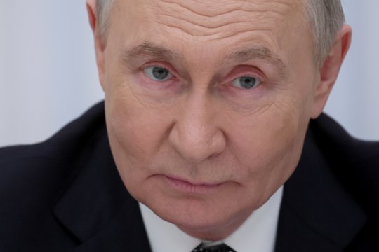 Karas Ukrainoje. Skaudus praradimas fronte: elitinių rusų dronų pajėgų puolimas kainavo brangų tanką