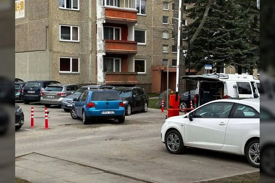 Dramatiškos gaudynės Kaune: apie 10 policijos ekipažų persekiojo girtą „VW Golf“ vairuotoją