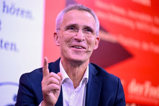 Po kilusio ažiotažo – J. Stoltenbergo reakcija: „Visada buvau įsipareigojęs ginti mūsų Baltijos sąjungininkes“