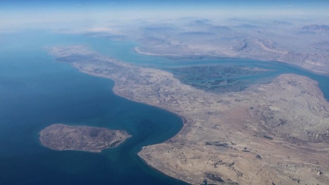 Iranas pateikė sąlygas dėl Hormūzo sąsiaurio atidarymo – įvardijo, kada jis bus atvertas