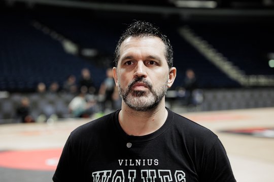 Buvęs „Wolves“ treneris laimės nerado ir gimtinėje – vėl buvo parodytos durys