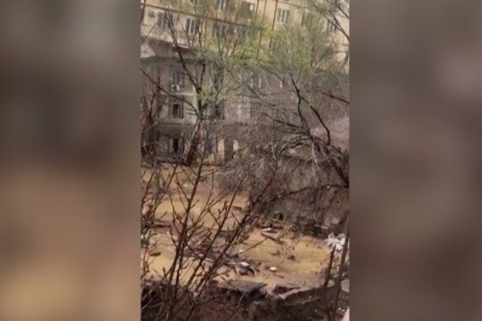 Katastrofiškų potvynių Dagestane padariniai: užfiksavo potvynio sugriautą pastatą