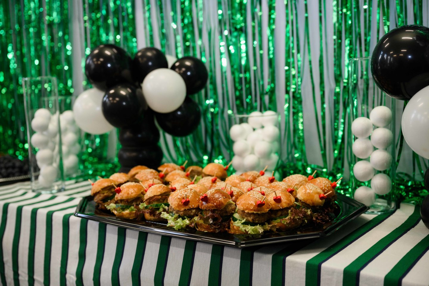 Gimtadienio akimirka.<br> L. Kondratės nuotr.