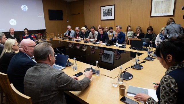 LRT įstatymo procesą laiko klampinimu: niekas nepasikeitė – norima padaryti valstybinę televiziją