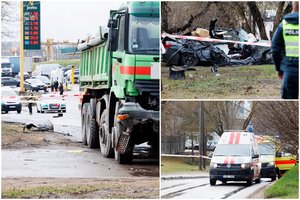 Vilniaus pakraštyje susidūrė sunkvežimis ir lengvasis automobilis – prireikė gelbėtojų, yra žuvusių