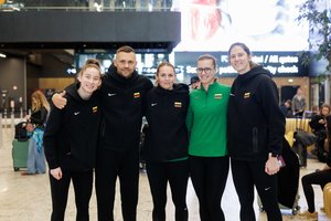 Moterų trijulių krepšinio rinktinė pakėlė sparnus į Singapūrą: „Tikslas yra vienas“