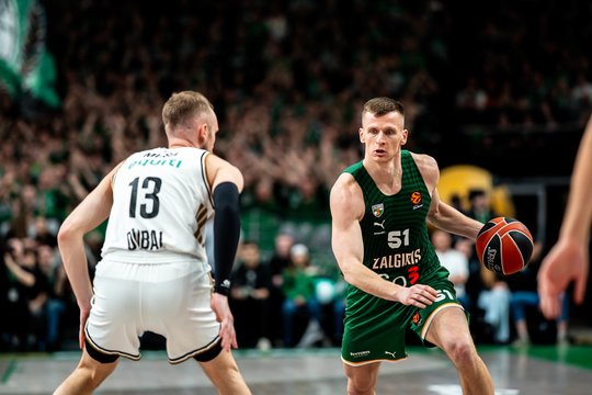 Pergalės link: „Žalgiris“ namuose užtikrintai pirmauja prieš „Dubai Basketball“