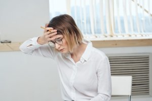 Pasijutote geriau ir norite nutraukti antidepresantus? Psichiatrė įspėja: didžiausia klaida – skubėti