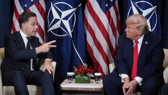 Po aštrių D. Trumpo replikų M. Rutte imasi veiksmų: sieks grąžinti į NATO pusę