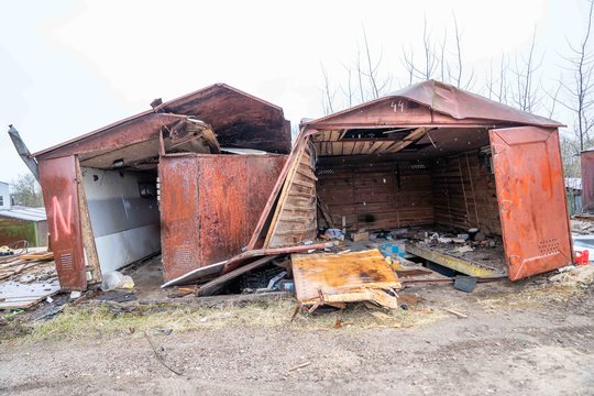 Kauno garažus išgarsino ne tik aistros dėl griovimo: akys krypsta į 9-metės pagrobėjo požeminį būstą