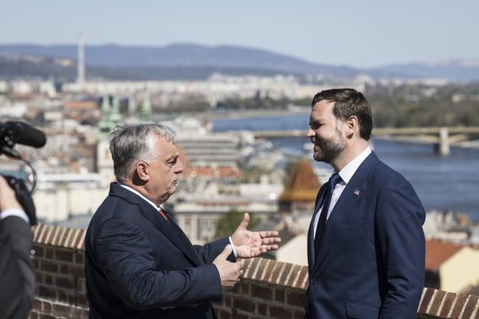 „Politico“: J. D. Vance'as pataria Europai sekti Vengrijos pavyzdžiu, kurio greičiausiai nesupranta