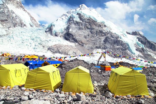 Alpinistų svajonę apgaubė karti istorija: gidai kaltinami siaubingais nusikaltimais