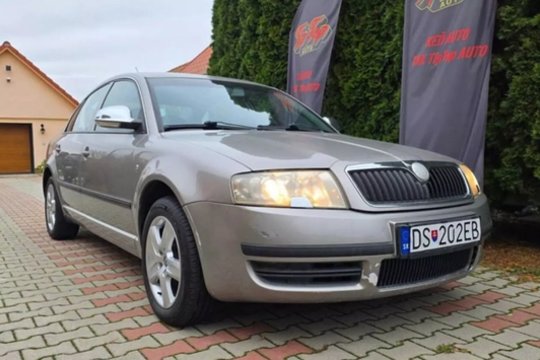 Įspūdinga ištvermė: aptiktas „Škoda“ flagmanas su beveik 900 tūkst. km rida