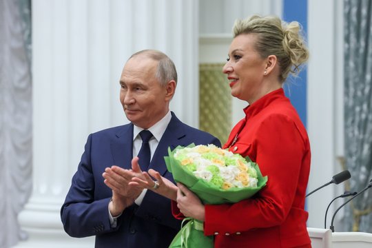 Į M. Zacharovos tiradą siūlo pasižiūrėti rimtai: tai pavojingas signalas