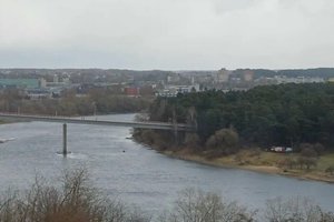 Kaune nuo tilto į Nemuną nušokusio jauno vyro artimieji prašo pagalbos surandant kūną