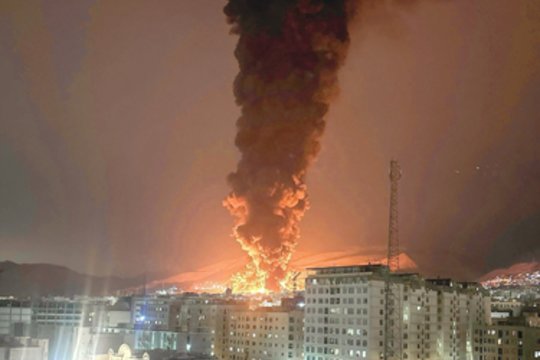 Karas Irane. Tęsiantis smūgiams – Irano grasinimas trauktis iš paliaubų