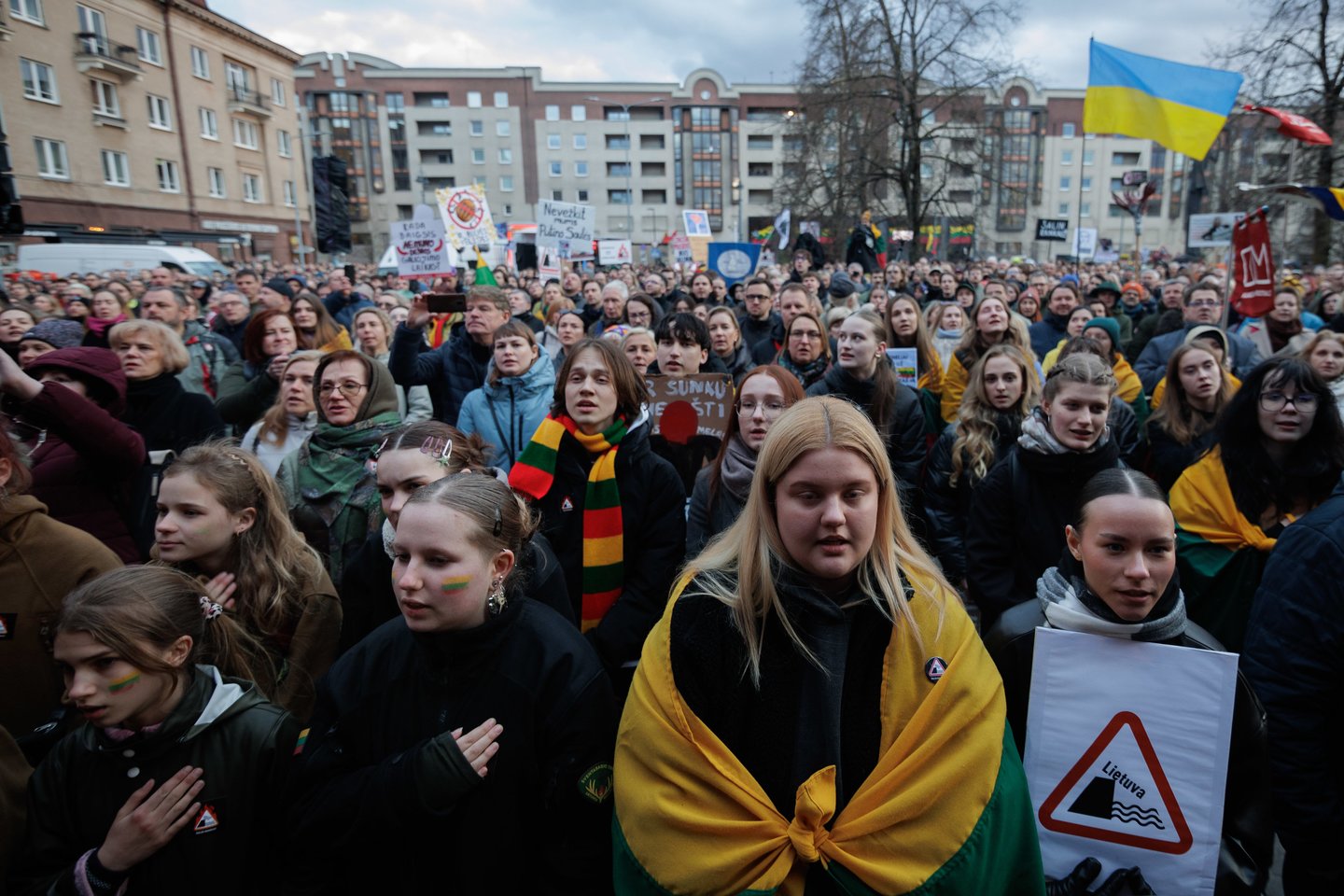 Tūkstantinė minia, rodanti, kad jai ne vis vien: užfiksavo protestą už laisvą žodį<br>V. Skaraičio nuotr.