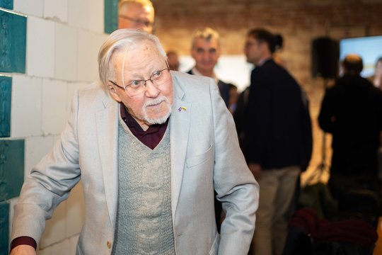 V. Landsbergiui – naujos sveikatos problemos: sutriko regėjimas