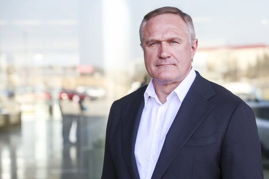 Šaškėmis užsižaidęs Virgilijus Alekna nepastebėjo, kad sėdi ne tame lėktuve: „Galbūt tai man ir sutrukdė tapti čempionu“