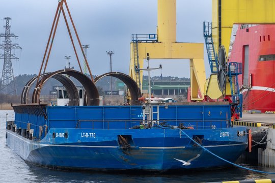 Nemunu plukdys įspūdingo dydžio krovinį – tokį pamatysi ne kiekvieną dieną