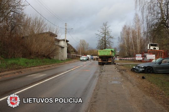 Sostinės policija ieško nepilnamečio gyvybę nusinešusios avarijos liudininkų