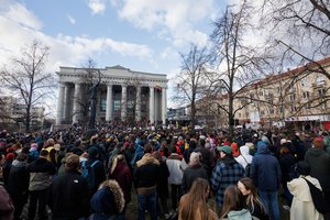 LRT tarybos posėdžio metu – visuomeninio transliuotojo žurnalistų ir darbuotojų protestas