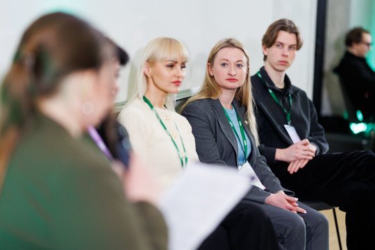 Prieš skiriant ribojimus būtina kalbėtis su vaiku: pavyzdžiu turi tapti tėvai